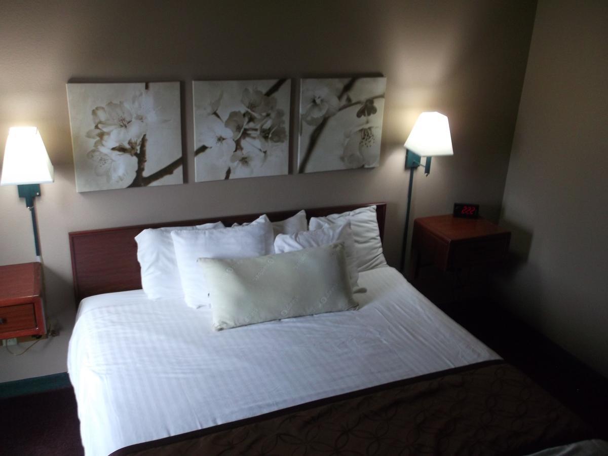 De Smet Super Deluxe Inn & Suites Exteriér fotografie