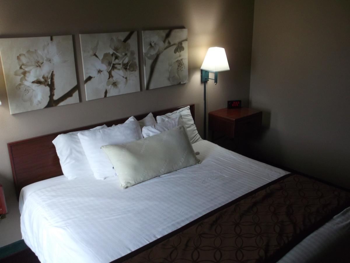 De Smet Super Deluxe Inn & Suites Exteriér fotografie